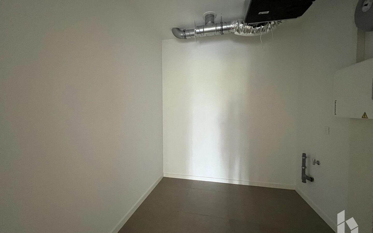 3746003605000005793/3218362