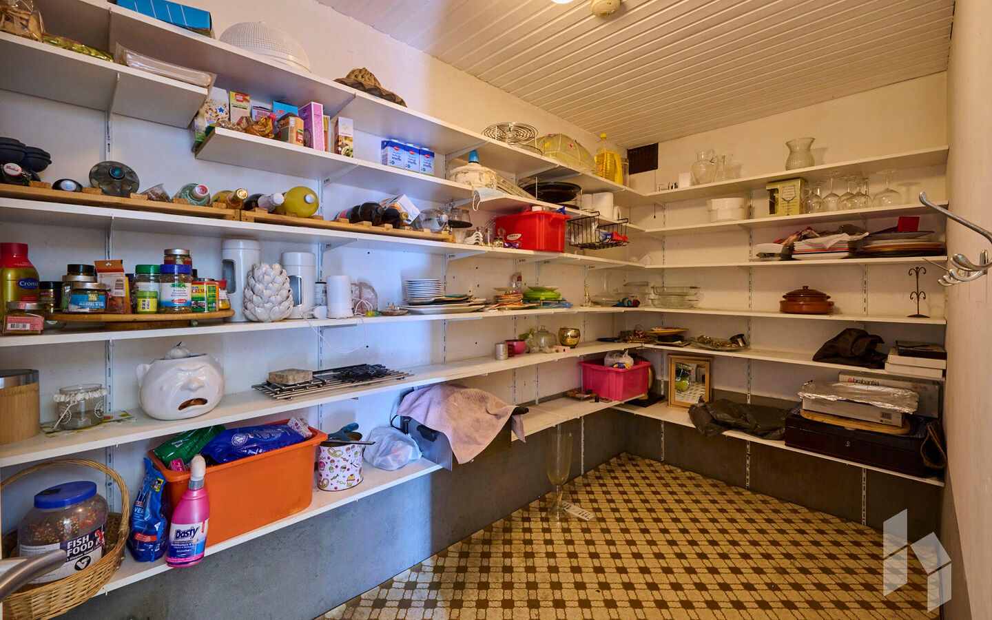 TROEVEN
- Levensloopbestendig
- Slaap/badkamer op begane grond
- Kangoeroewoning op verdieping
- 5 slaapkamers
- 2 Badkamers
- EPC Label B
- Veel lichtinval
- Tuin omheind en veel privacy
- Gezellig kerkdorp Sint Huibrechts Lille  