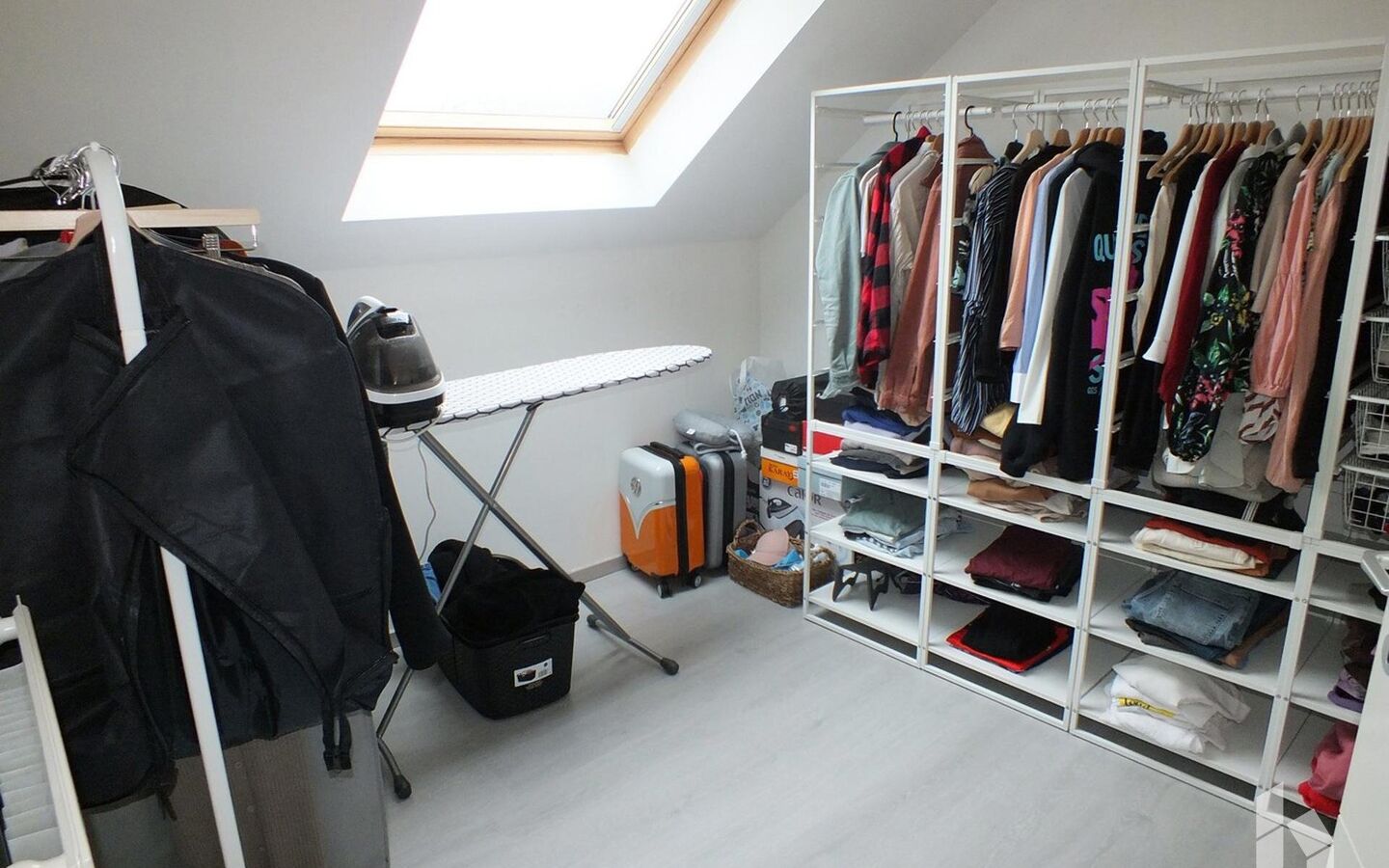 3745003605000000399/3108232