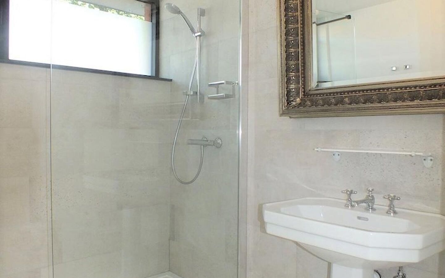 Gelijkvloerse verd. + tuin te huur in Lommel