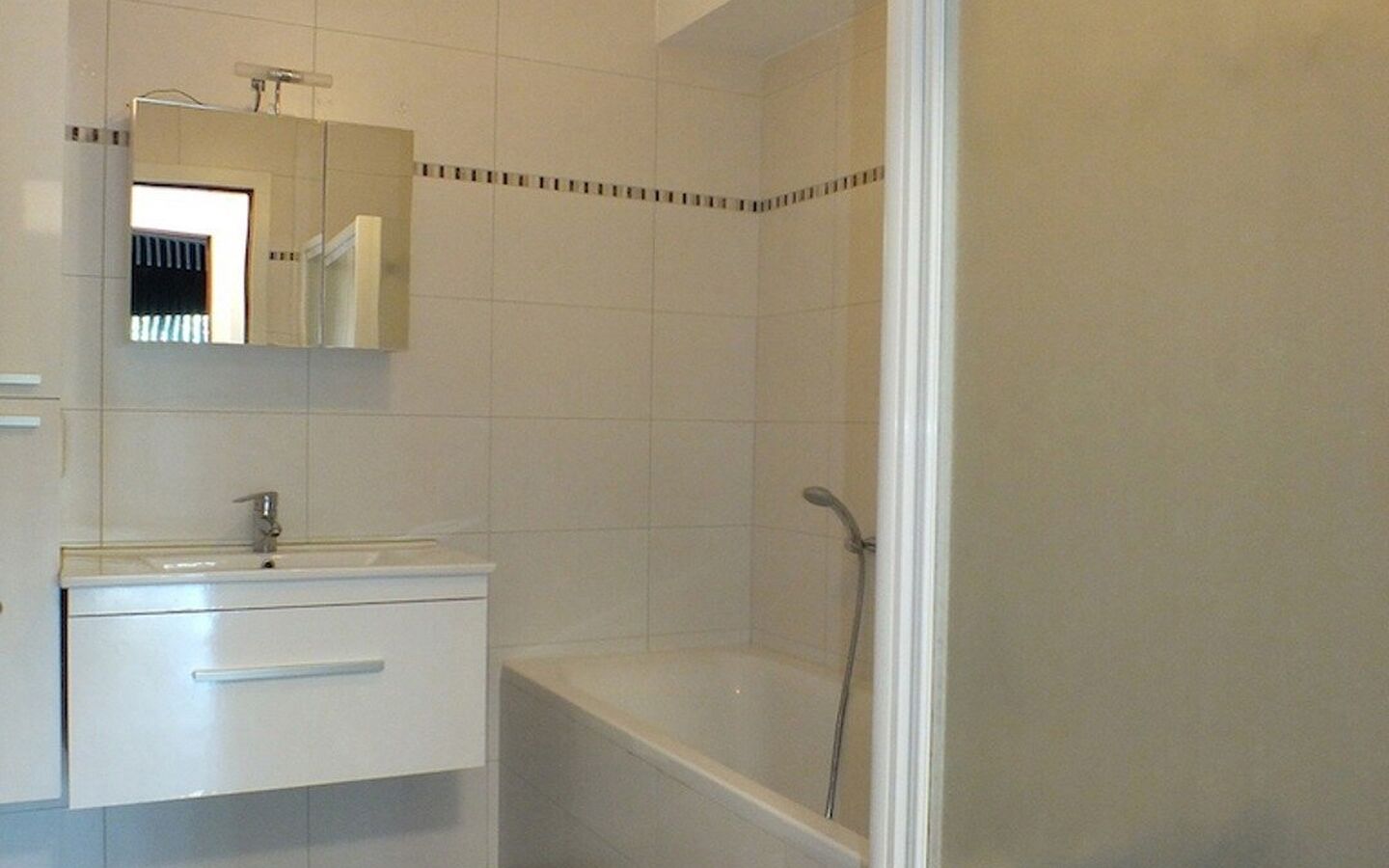 Gelijkvloerse verdieping te huur in Lommel